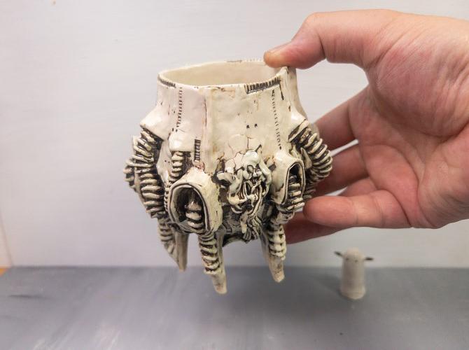 装甲脚鉢 by 林田ドロロウ | JAPAN HANDMADE Auction