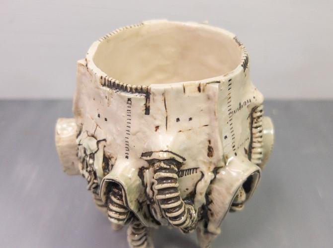 装甲脚鉢 by 林田ドロロウ | JAPAN HANDMADE Auction