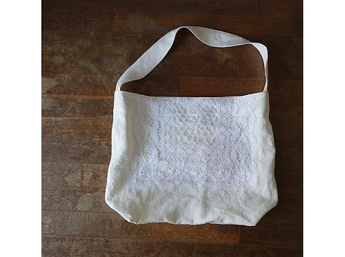 ボビンレースの大きめリネンショルダーバッグ by Ray de lumière