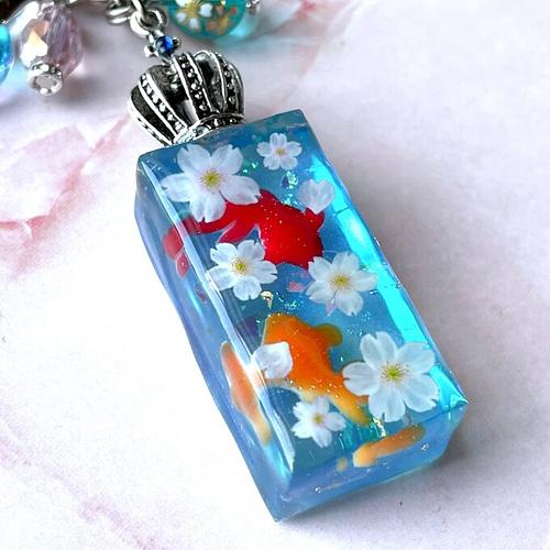 桜と金魚のキーホルダー by SkRd handmadeshop | JAPAN HANDMADE