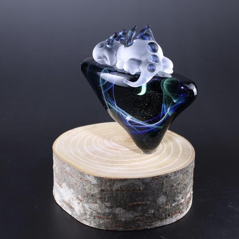 プチドラゴンの戸締り by glass工房ココロイロ | JAPAN HANDMADE