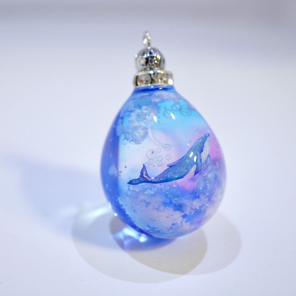 雲レジン 雲海と月とくじらと 黎明 雲レジン オススメの紐