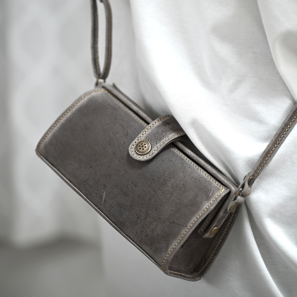 ミニショルダーバッグ KUDU革 グレー | anbiun Special Leather