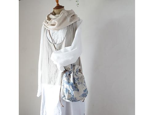 アンティーク風柄リネンの巾着ポシェット